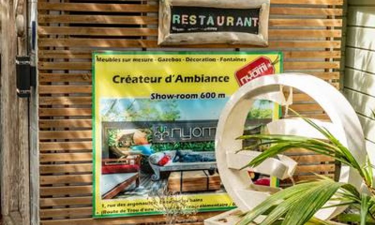 Aménagement extérieur​ restaurant à Étang-Salé